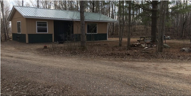 Cabins (Lublin, Wisconsin, United States)