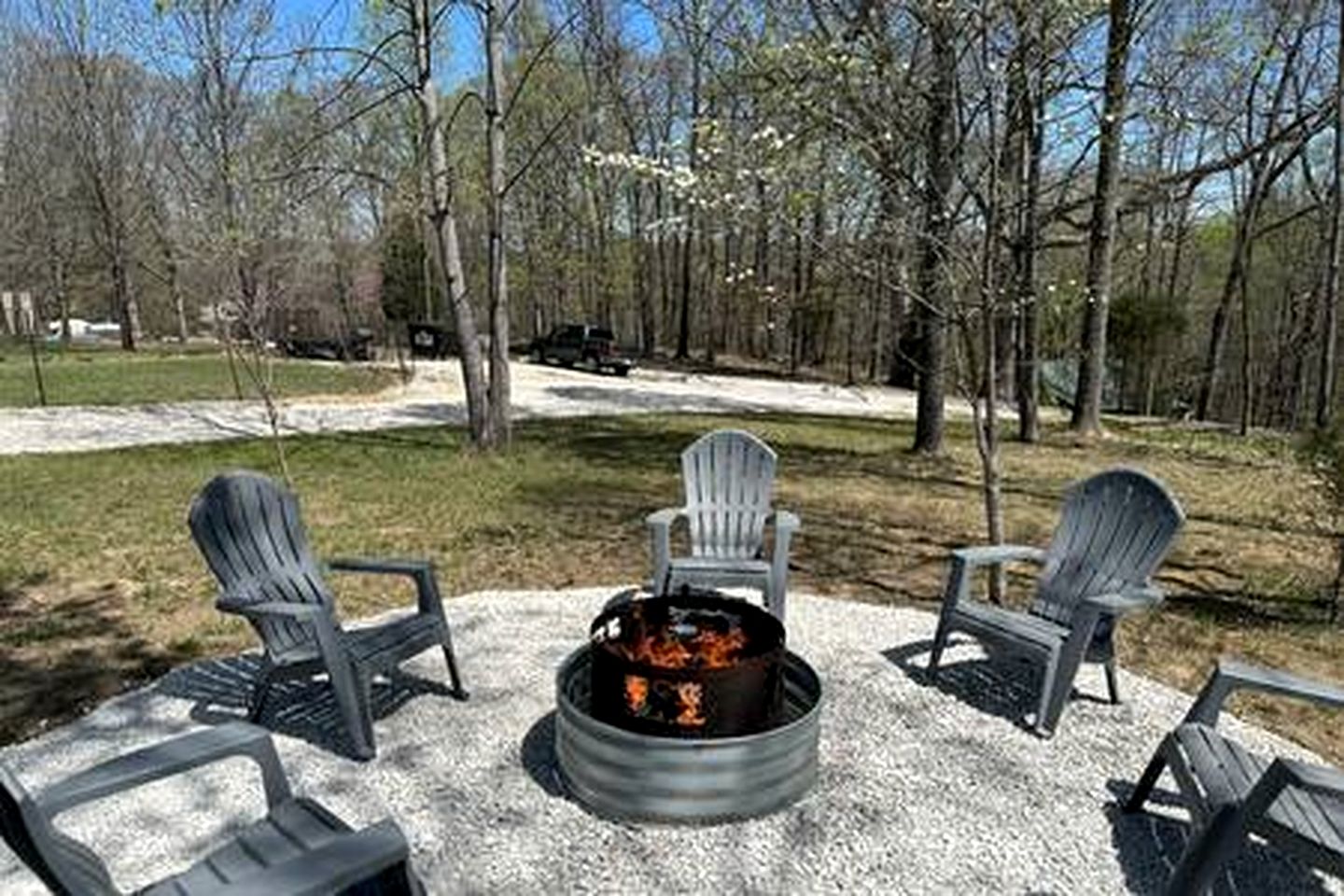 Remarkable Cabin with Fire Pit and Jacuzzi in Indiana