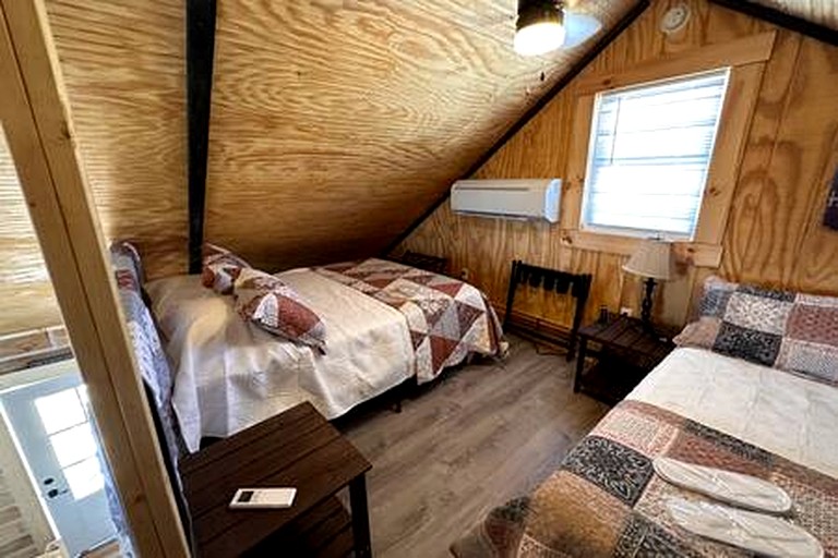 Cabins (United States of America, Birdseye, Indiana)