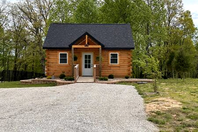Cabins (United States of America, Birdseye, Indiana)