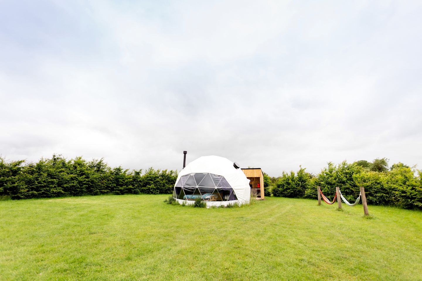 Spacious and Eco-Friendly Geodesic Dome with a Wood-Burning Stove, near Kilve Beach, England