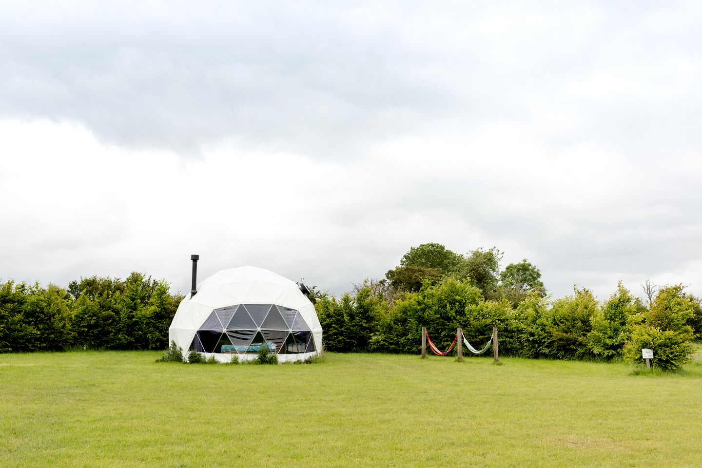 Spacious and Eco-Friendly Geodesic Dome with a Wood-Burning Stove, near Kilve Beach, England
