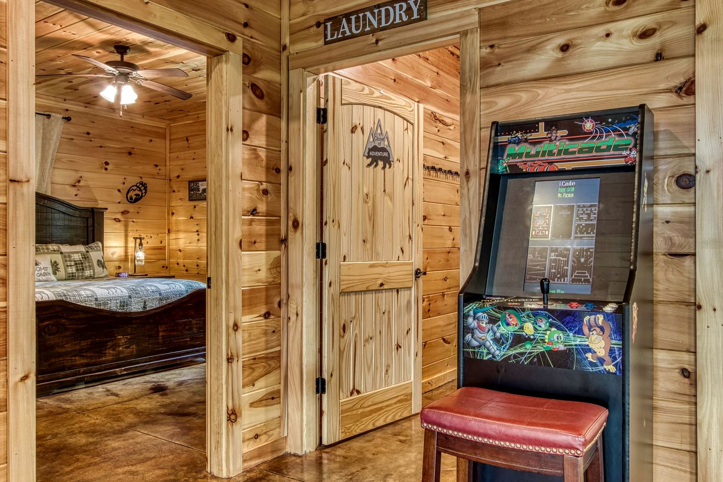 Secluded Rustic Cottage in Gatlinburg, Tennesee - Ideal Spot for a Family Vacation in the Great Smoky Mountains National Park