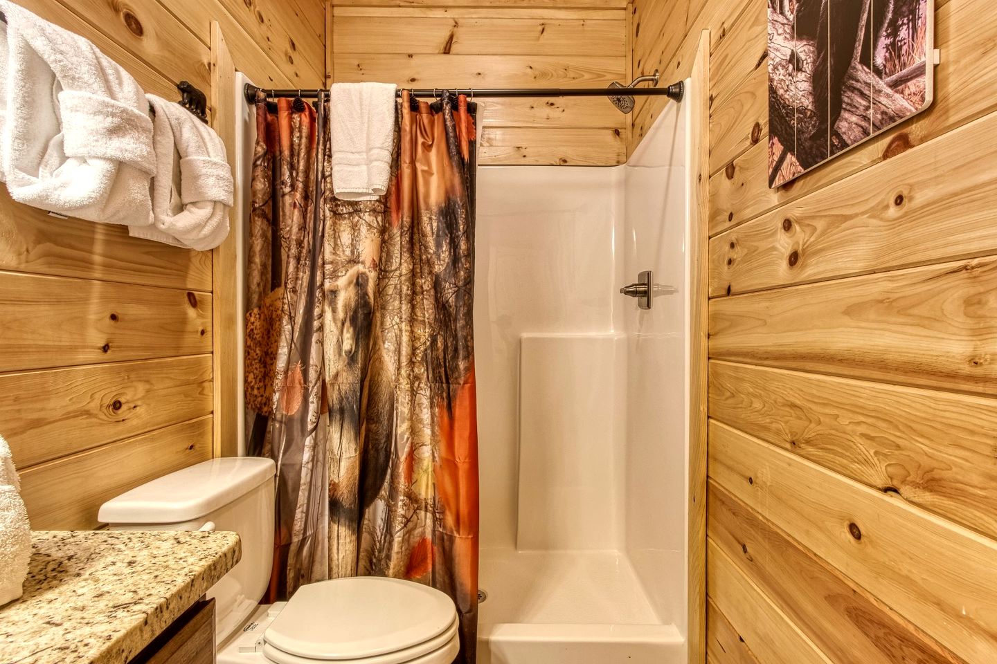 Secluded Rustic Cottage in Gatlinburg, Tennesee - Ideal Spot for a Family Vacation in the Great Smoky Mountains National Park