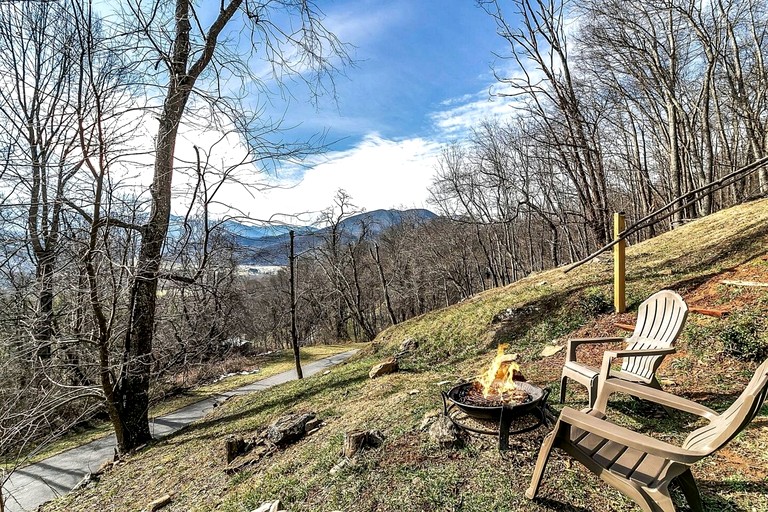 Log Cabins (United States of America, Waynesville, North Carolina)