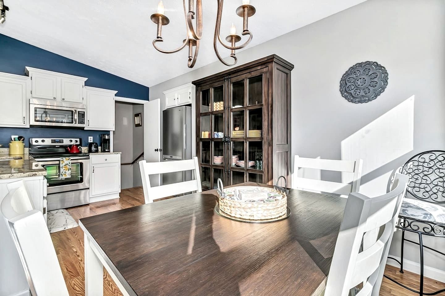 Cozy Log Cabin Retreat with Mountain Views near Cataloochee Ski Area in Waynesville, NC