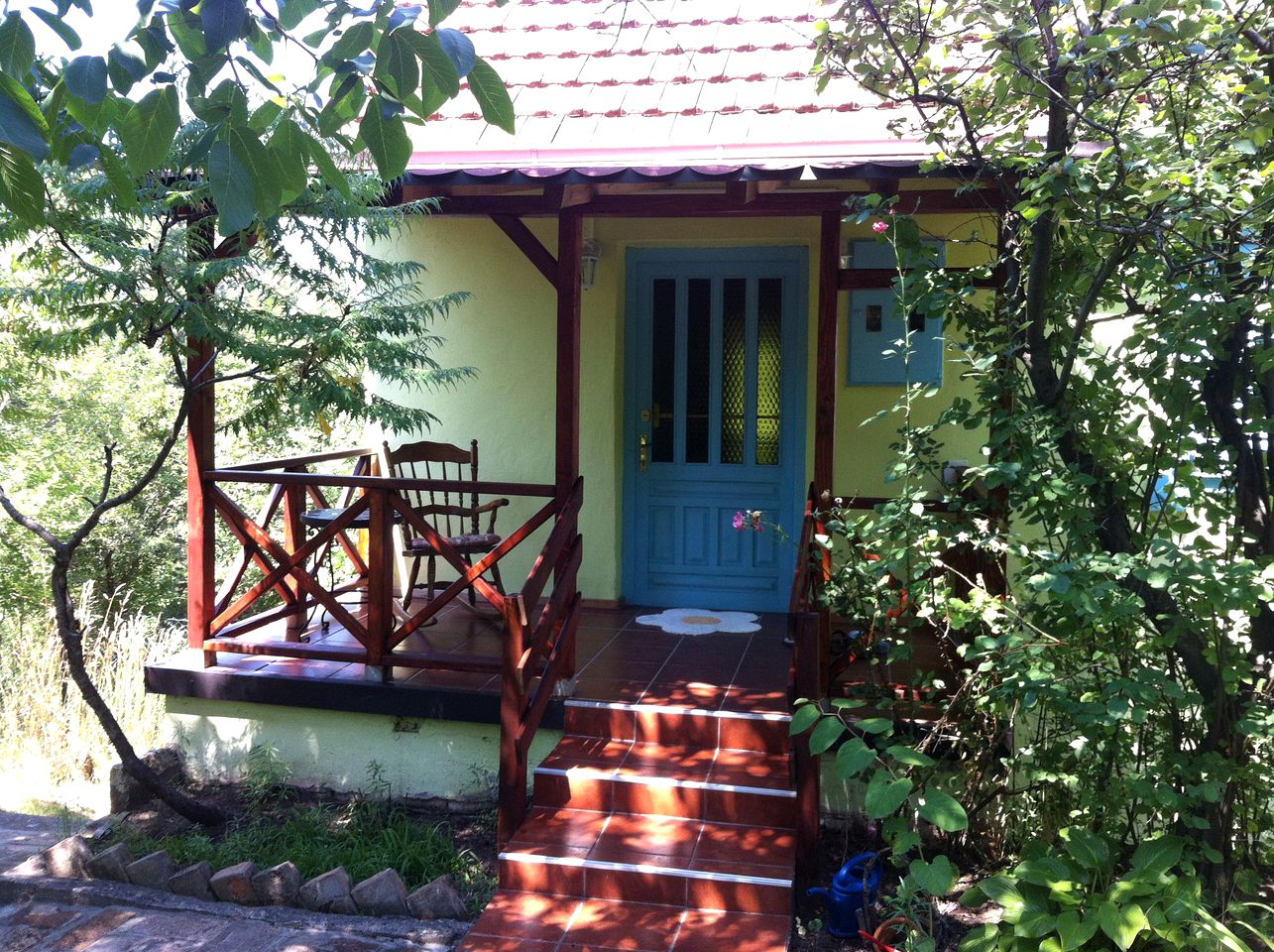 Warm and Inviting Glamping Cottage with Front Porch near Belgrade, Serbia