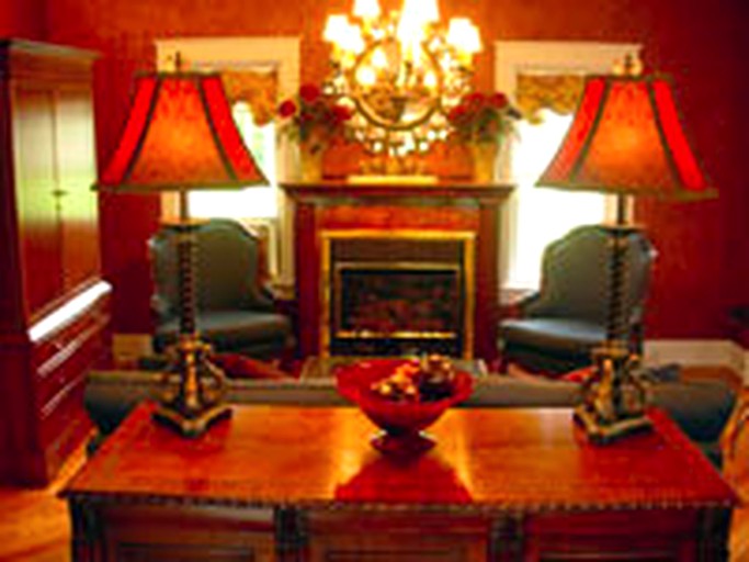 Michigan Vacation Rentals Saugatuck Harbor Inn, Nature Lodges 49256