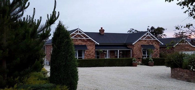 Cottages (Exeter, Tasmania, Australia)