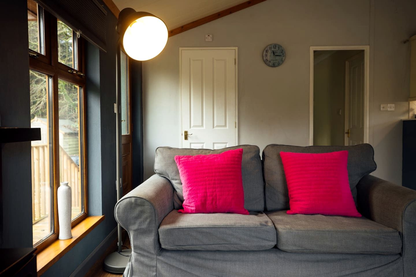 Delightful Cozy Cottage with Private Deck and Modern Interior in UK