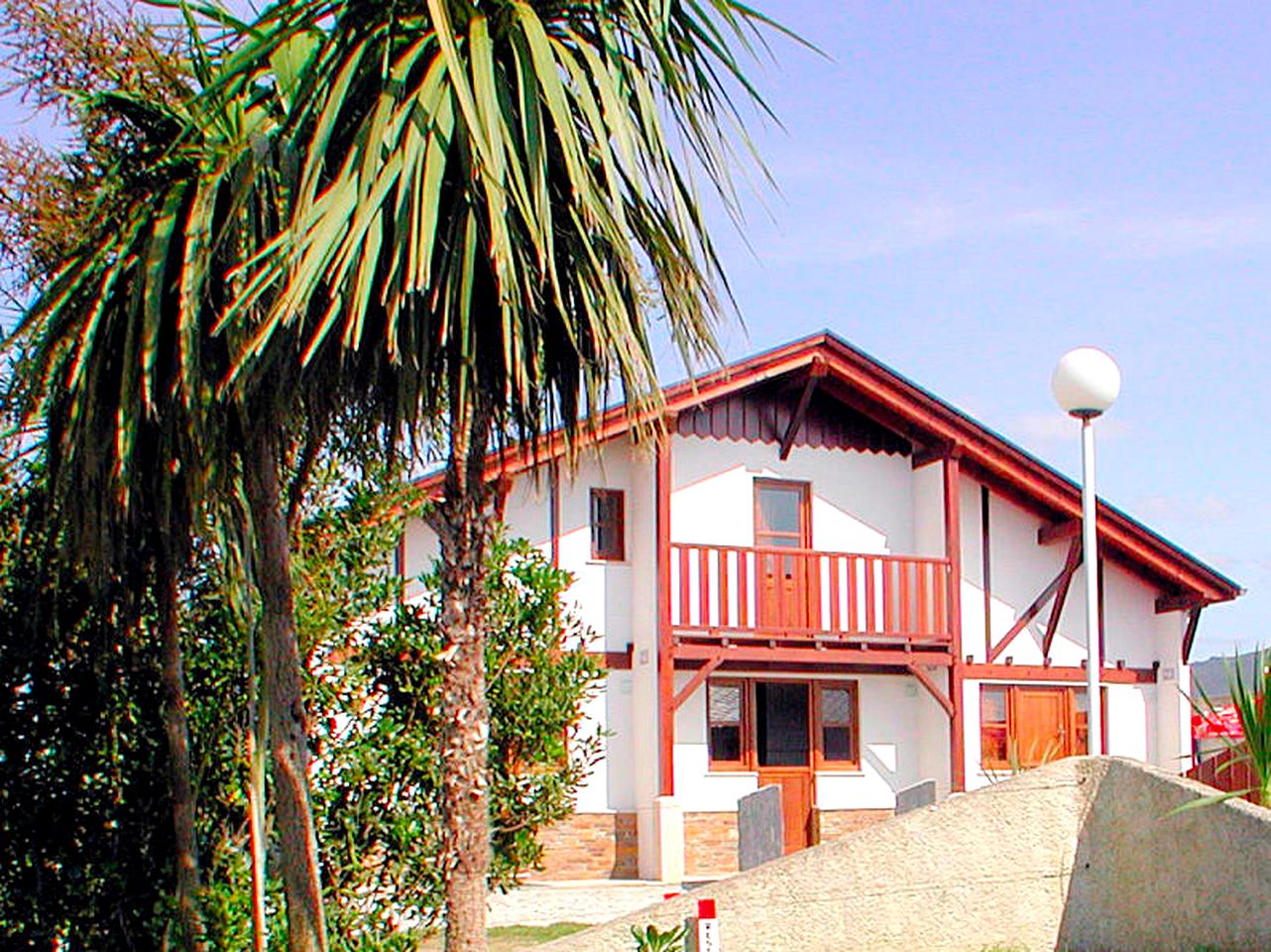 Delightful Family-Friendly Cottage Rental near the Beach in Galicia, Spain