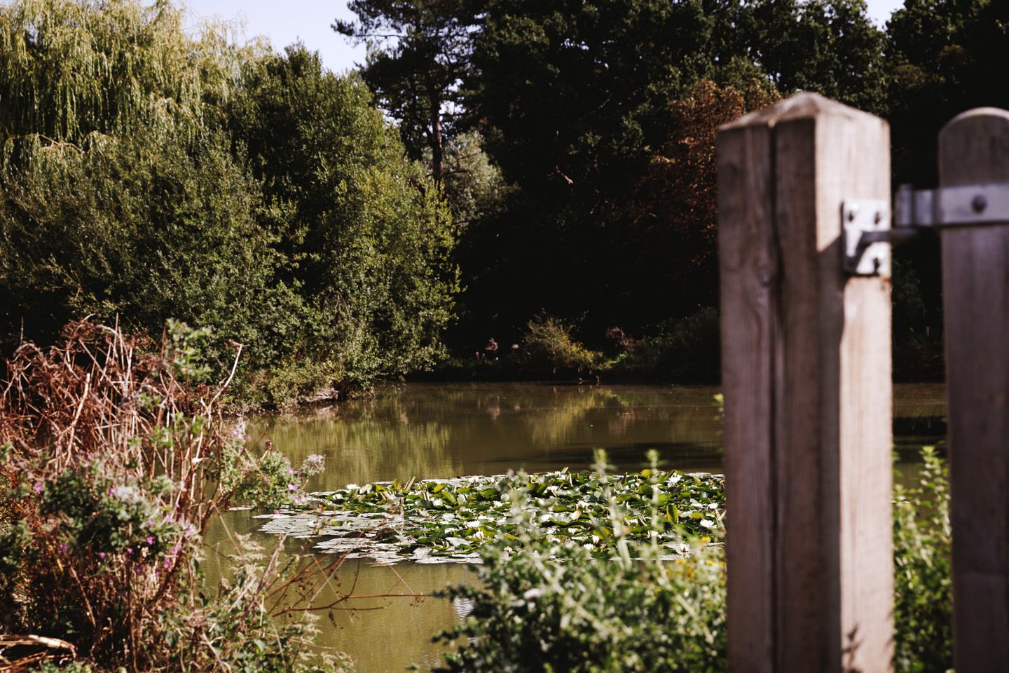 Delightful Lake Pod with Hot-Tub and Spectacular Views in UK
