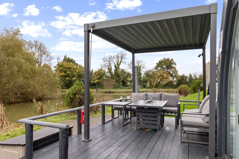 Pods (United Kingdom, Walberton, England)