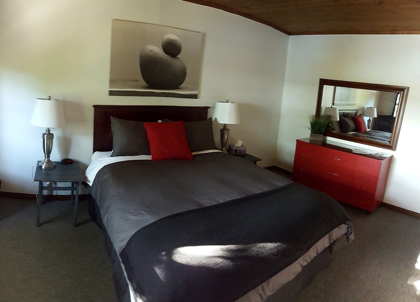 Delightful Lodge Suite on Banks of Little Hawk Lake, Blairhampton, Ontario