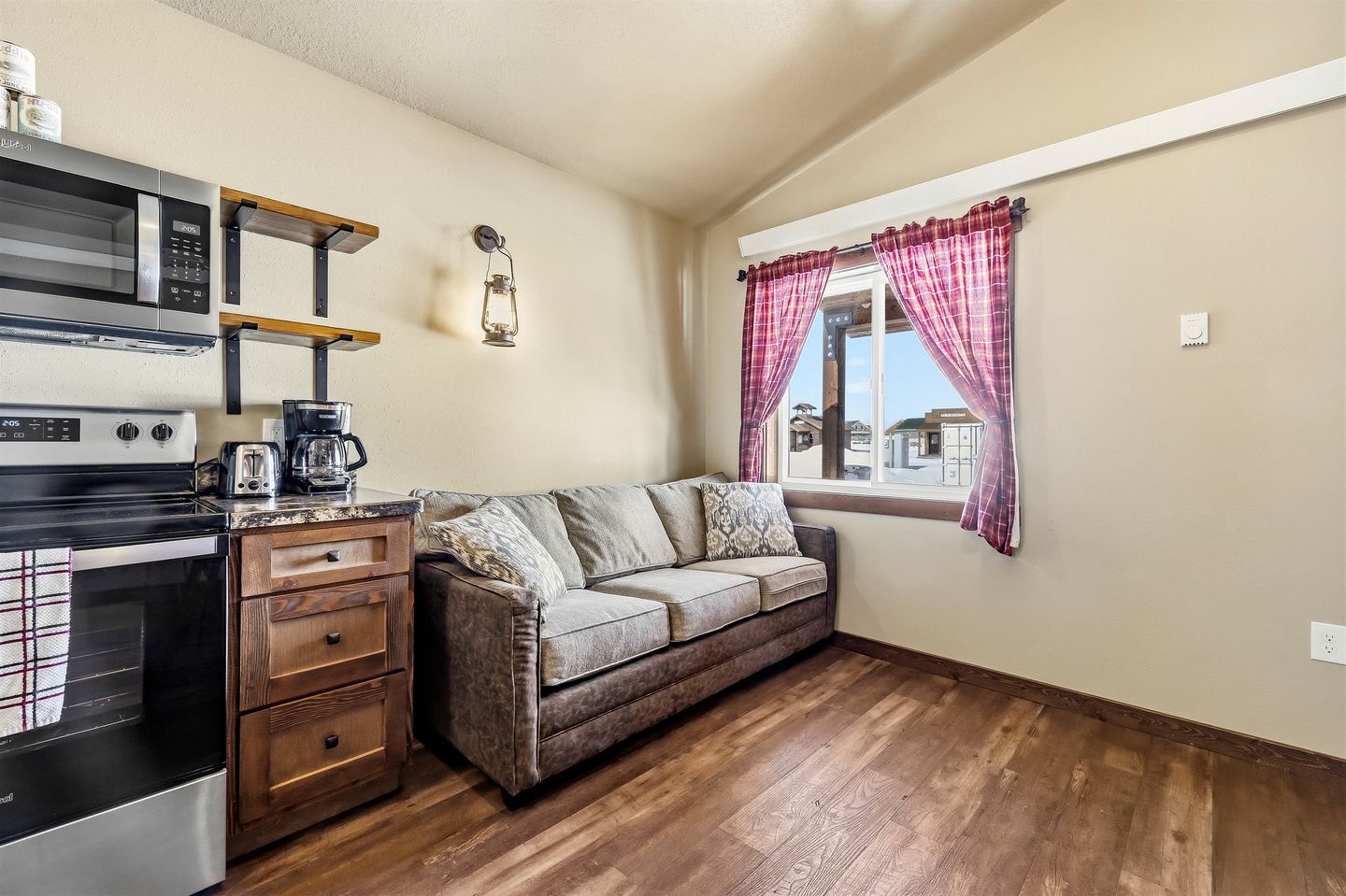 Delightful Old West Cabin in Island Park, Idaho