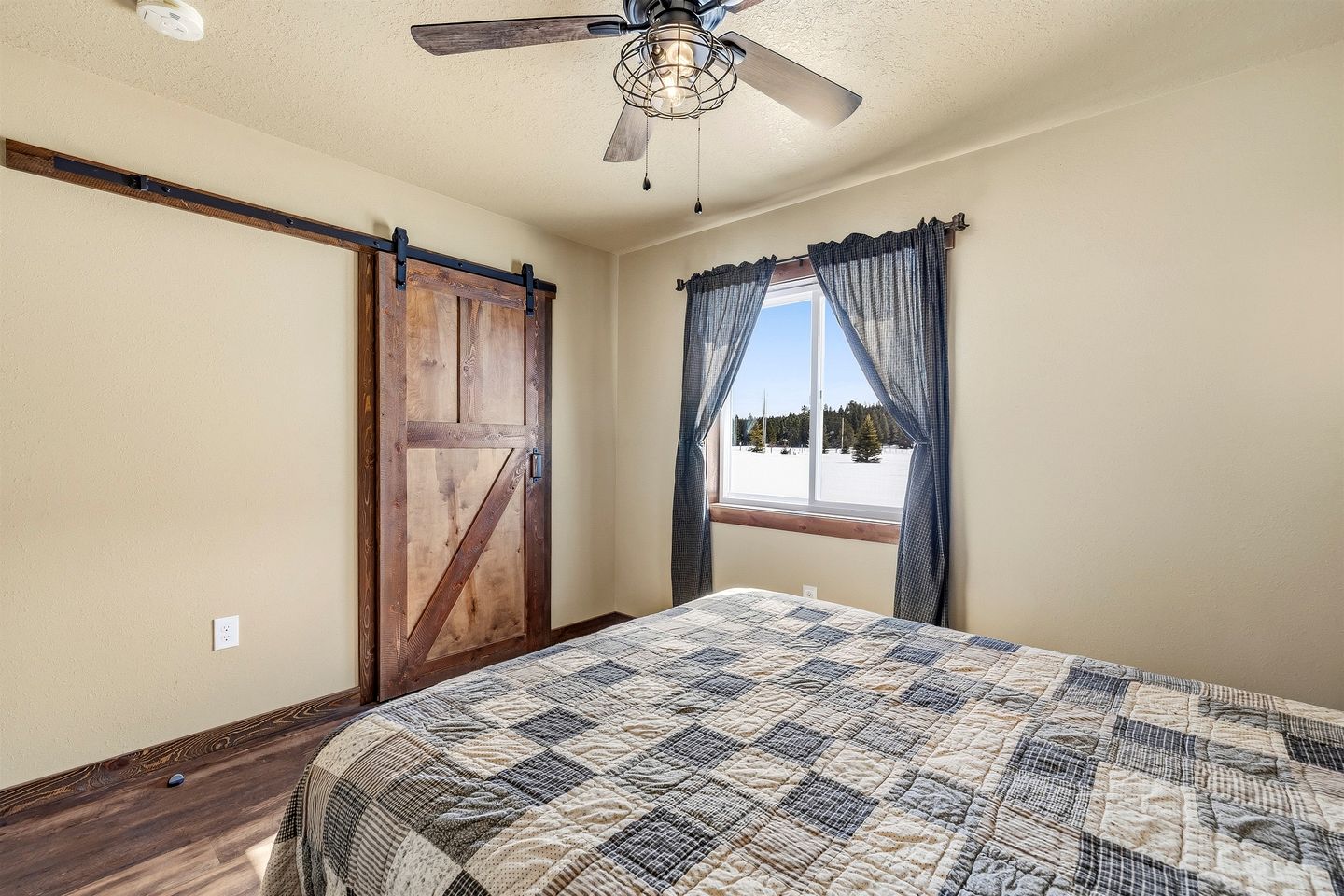 Delightful Old West Cabin in Island Park, Idaho