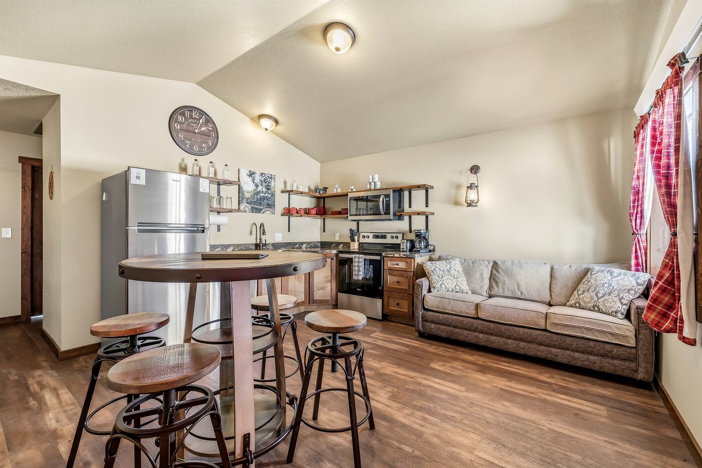 Delightful Old West Cabin in Island Park, Idaho