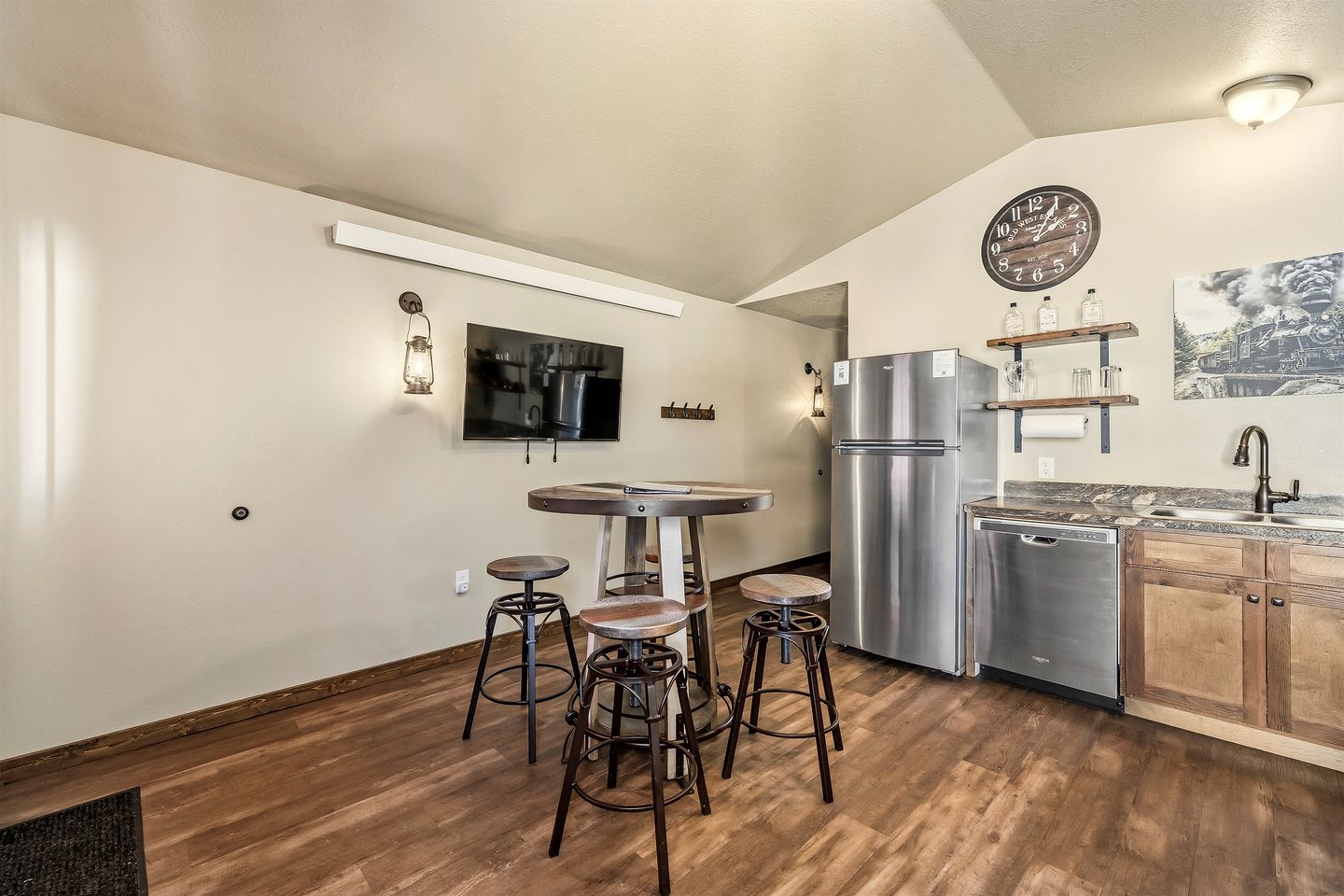 Delightful Old West Cabin in Island Park, Idaho
