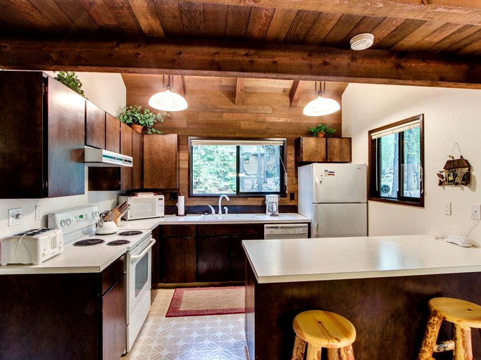 Rustic Cabin near Black Butte Ranch, Oregon