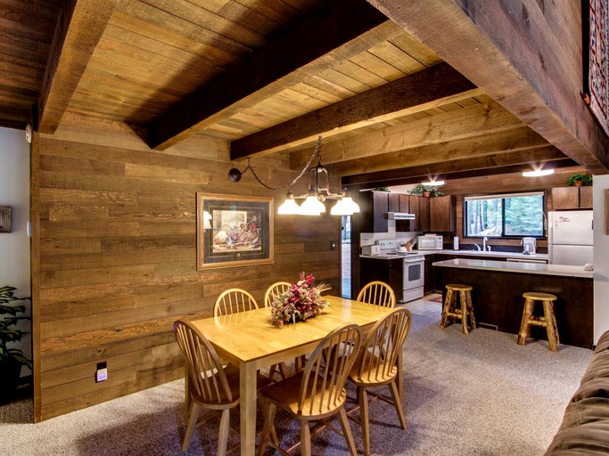 Rustic Cabin near Black Butte Ranch, Oregon