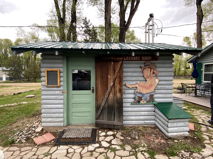 Cabins (United States of America, Riverside, Wyoming)