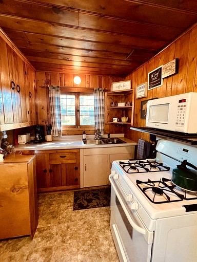 Cabins (United States of America, Riverside, Wyoming)