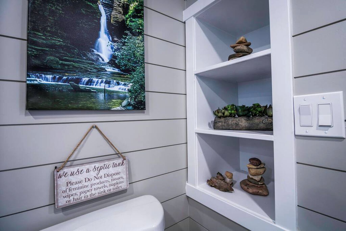 Apple Valley Oasis: Discover Delight in Our Convenient Tiny Home