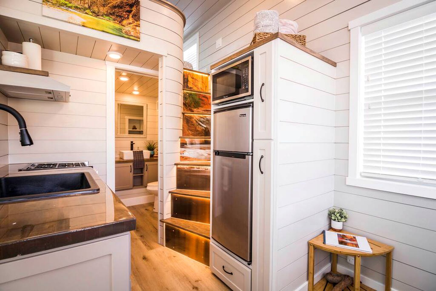 Apple Valley Oasis: Discover Delight in Our Convenient Tiny Home