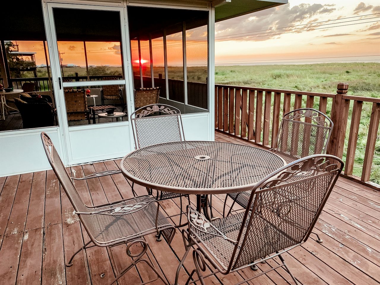 Delightful Top Cabin with Amazing Views from the Deck in Louisiana
