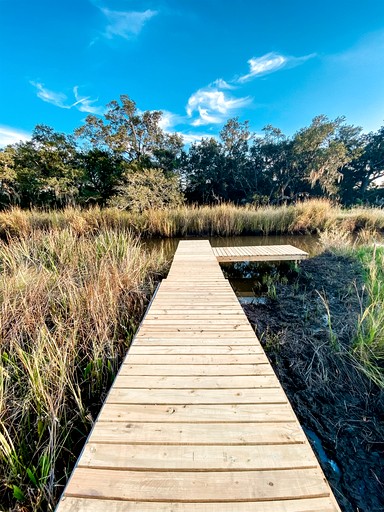 Cabins (United States of America, Cypremort Point, Louisiana)