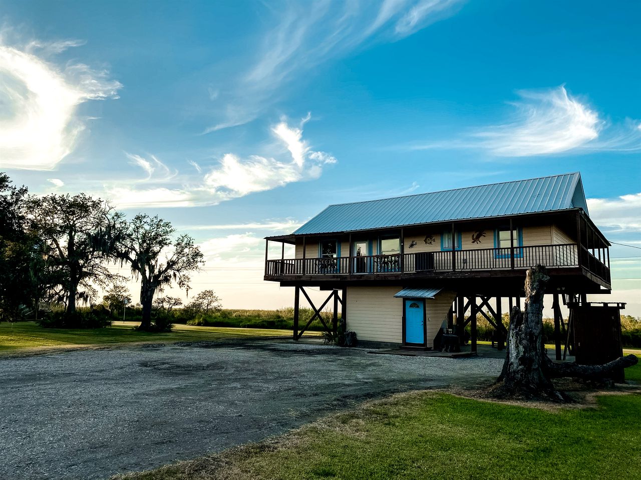 Delightful Top Cabin with Amazing Views from the Deck in Louisiana