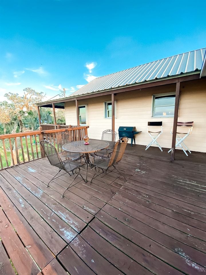 Delightful Top Cabin with Amazing Views from the Deck in Louisiana