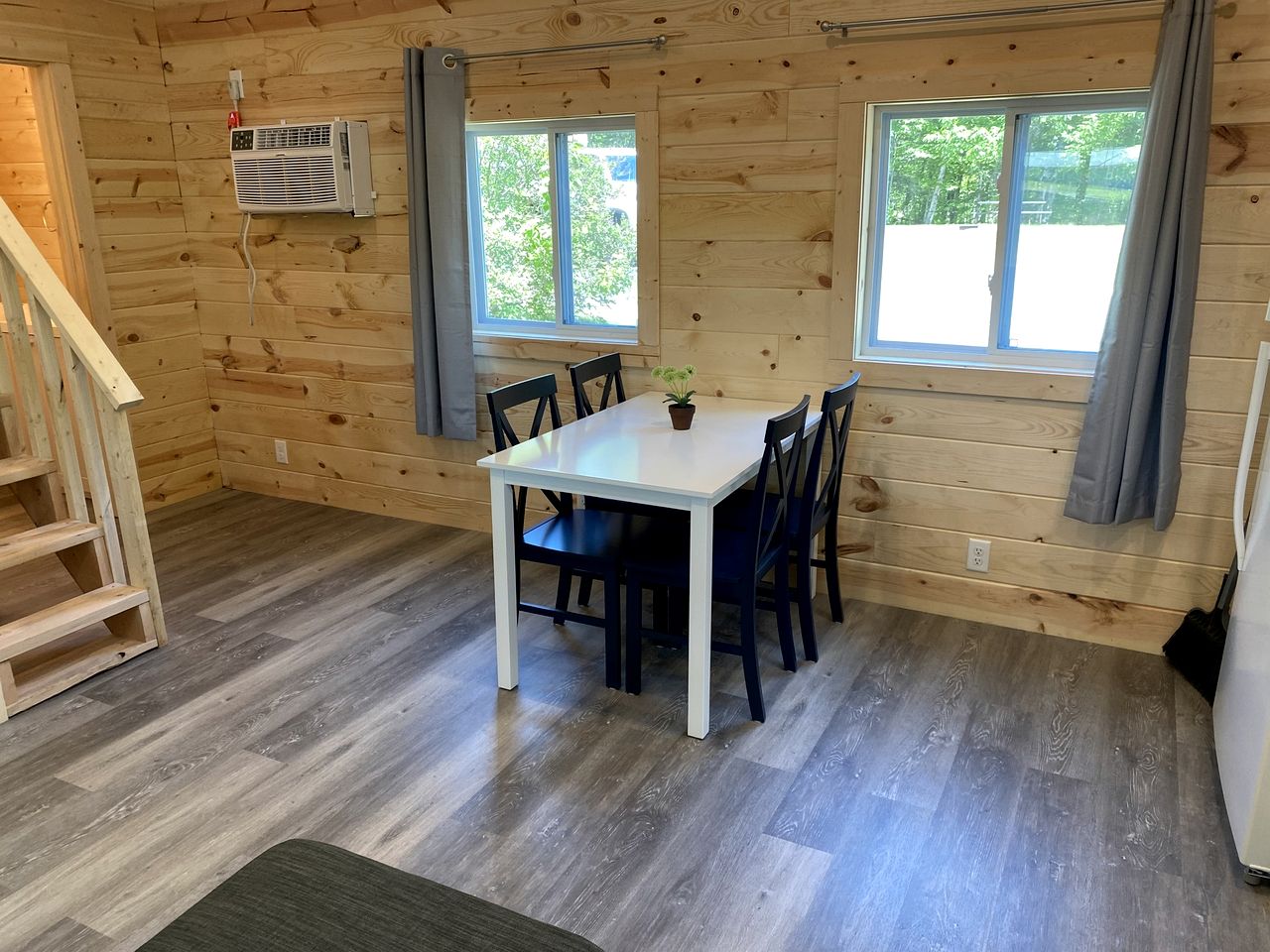 New Loft Cabin Fully Furnished with Picnic Space in Bayfield, Wisconsin