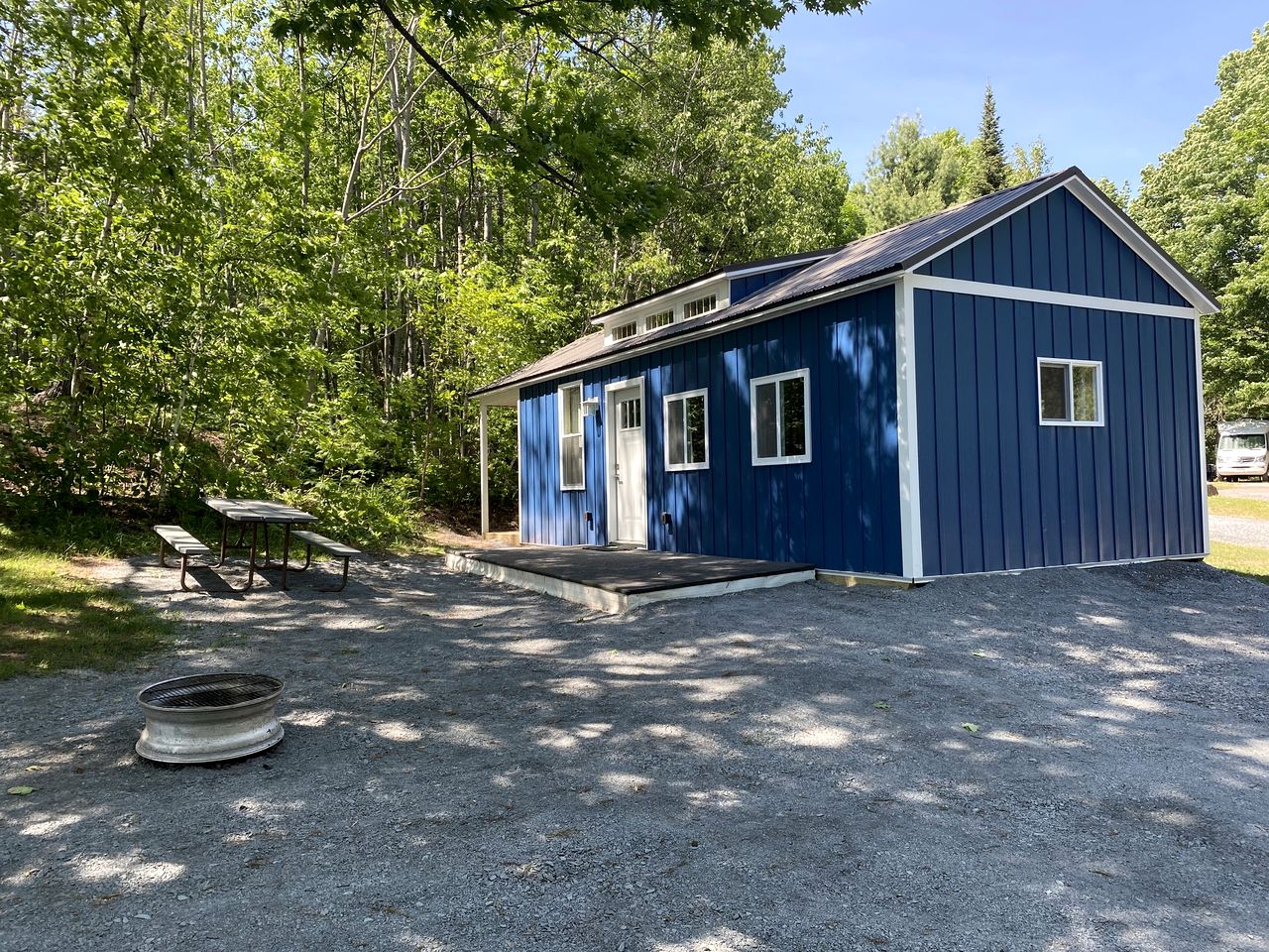 New Loft Cabin Fully Furnished with Picnic Space in Bayfield, Wisconsin