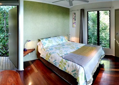 Deluxe Canopy Cabins Overlooking the Coral Sea in Queensland photo 5
