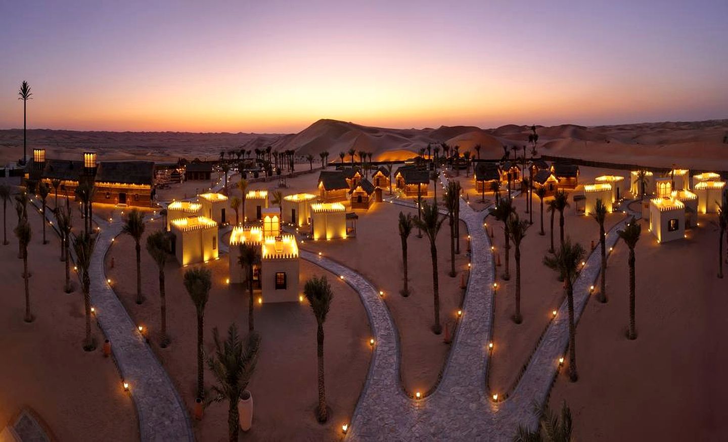 Deluxe Getaways with a Stunning Pool in the Al Khatim Desert near Abu Dhabi