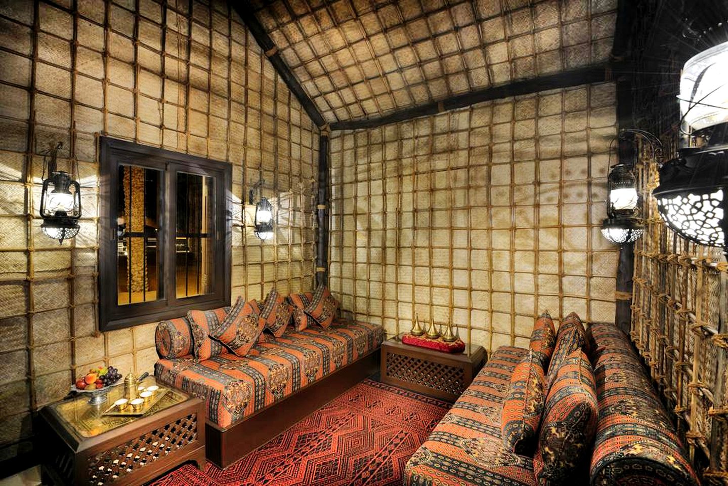 Deluxe Getaways with a Stunning Pool in the Al Khatim Desert near Abu Dhabi