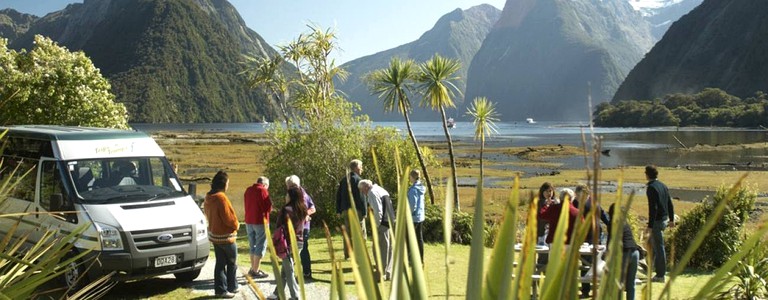 Log Cabins (Te Anau, South Island, New Zealand)