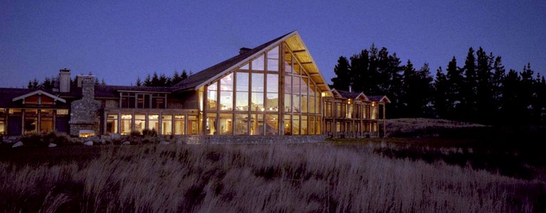 Log Cabins (Te Anau, South Island, New Zealand)