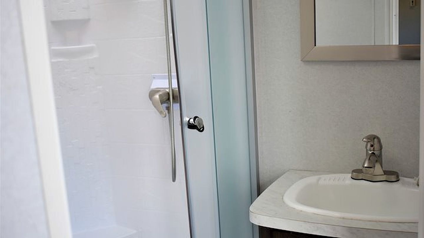 Luxury Glamping Suite with Private Deck, Firepit & Fireplace Near Williams, Arizona