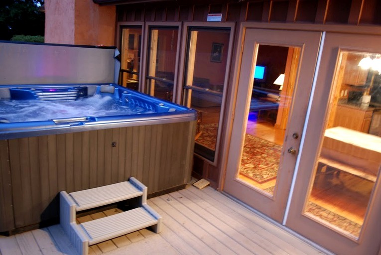 Cabins (Helen, Georgia, United States)