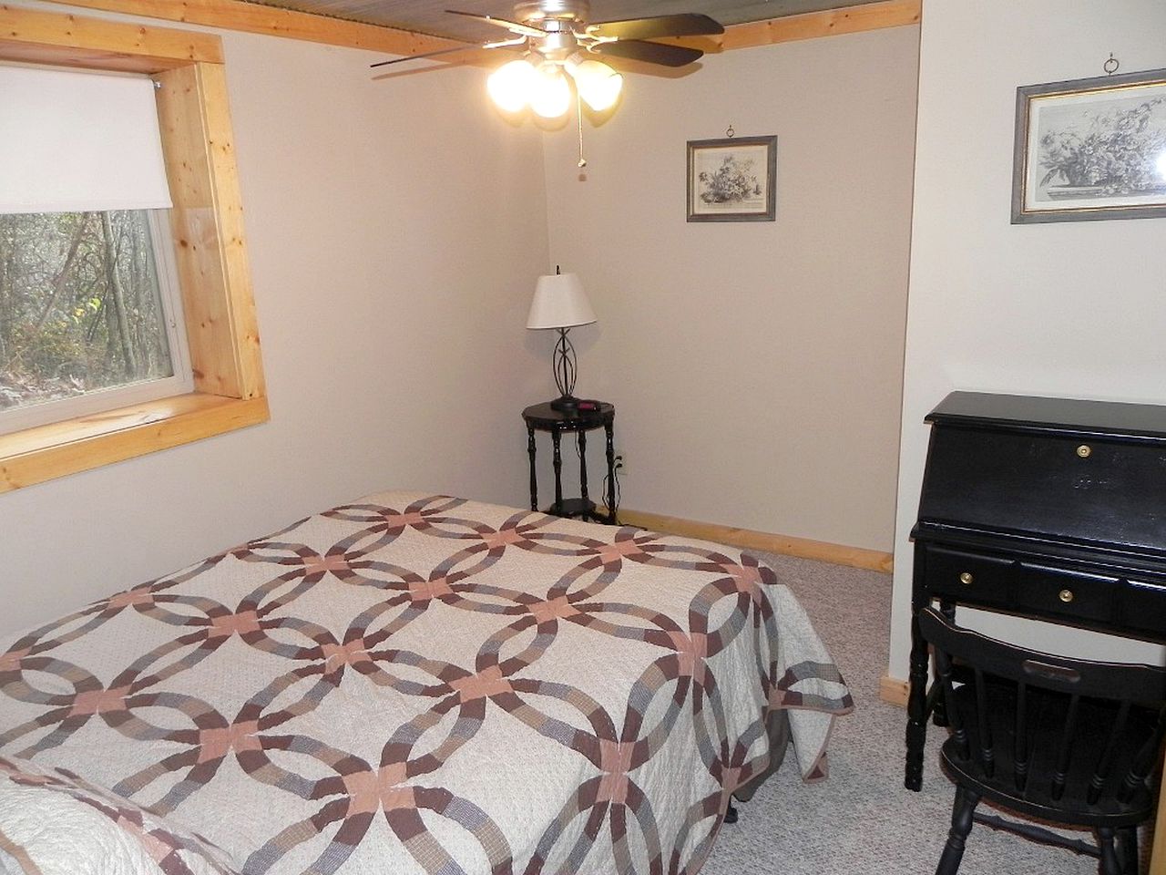 Luxury Mountain Cabin Rental with a Hot Tub in Helen, Georgia