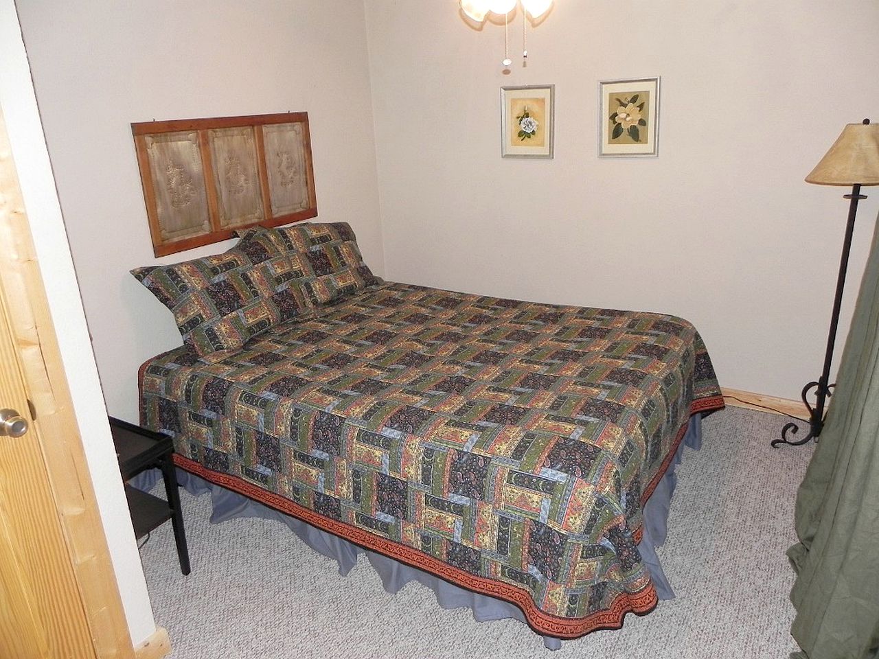 Luxury Mountain Cabin Rental with a Hot Tub in Helen, Georgia