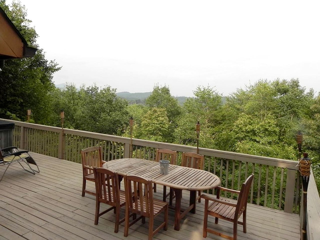 Luxury Mountain Cabin Rental with a Hot Tub in Helen, Georgia