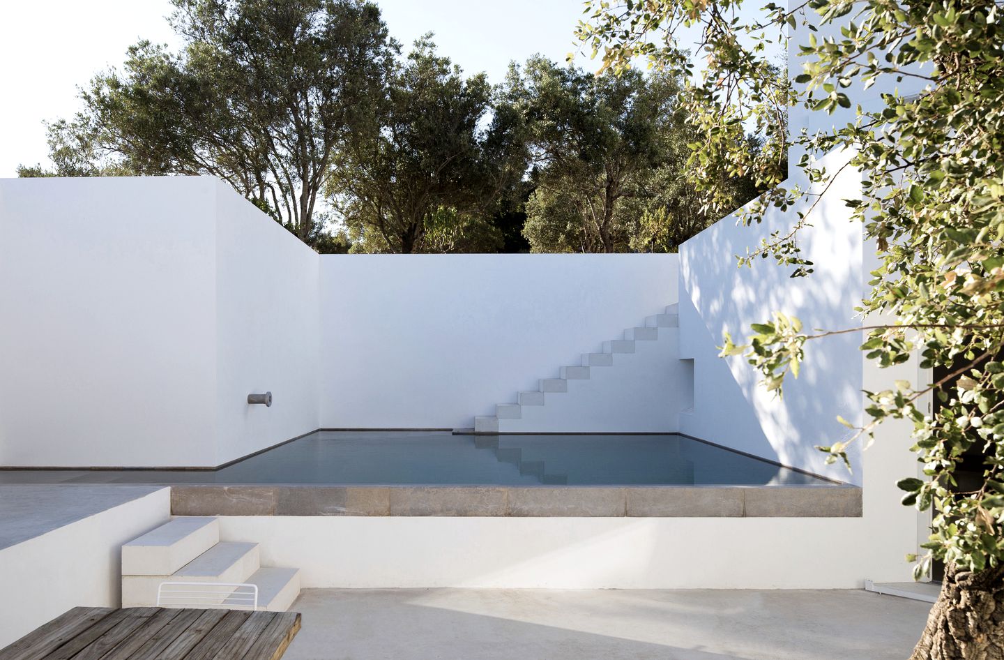 Deluxe Vacation Rental with a Fabulous Pool and Stunning Architecture near Faro in the Algarve