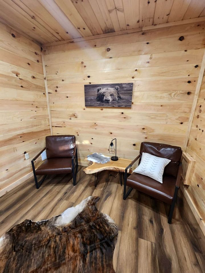 Lakeview Cabin by Tappan Lake, Perfect for Groups with Hot-Tub in Ohio