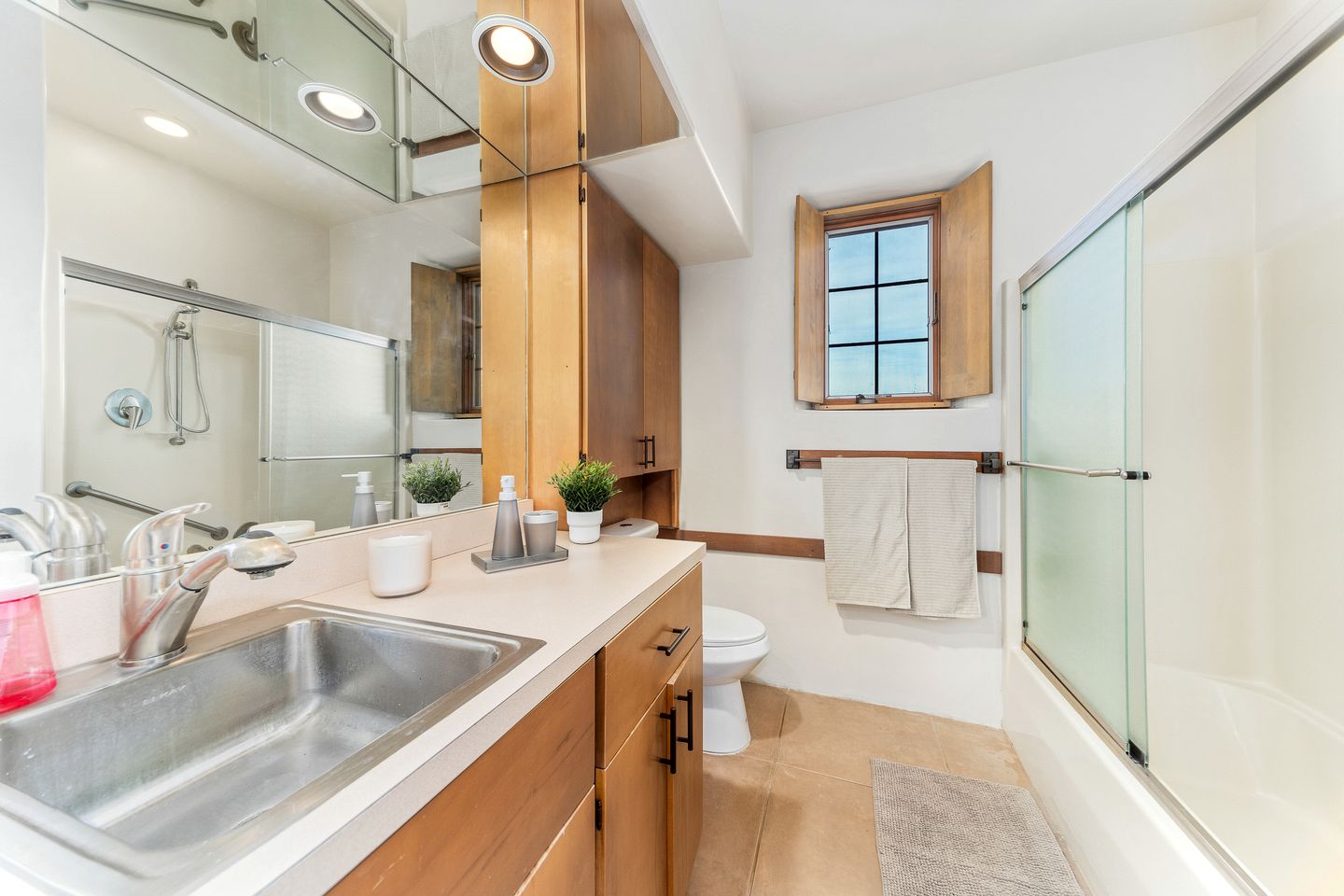 Scenic Desert Ranch Casitas with Private Terraces near Saguaro National Park – Marana, Arizona