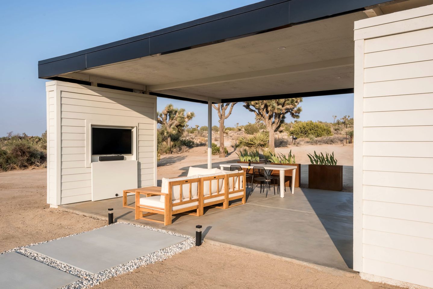 Luminous Vacation Rental with Swimming Pool in Yucca Valley, California