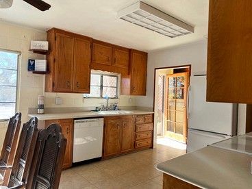 Desert Dreams with Your Furry Friend: Pet-Friendly Rental Under the Stars photo 3