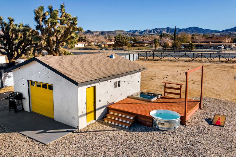 RU Desert Hive The Conservation Experience, Vacation Rentals, Yucca